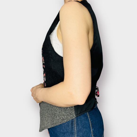 90s 2 X 5 Black Lace Floral Vest - Picture 7 of 9